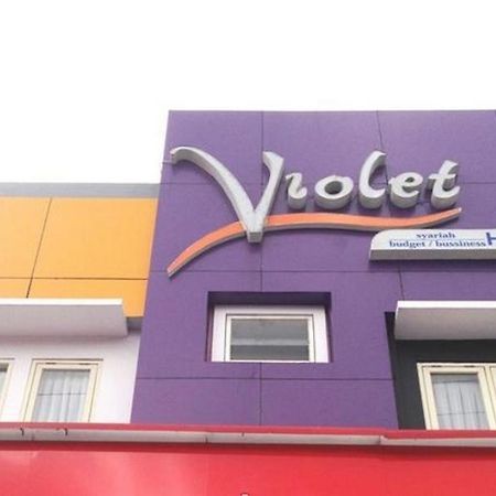 Violet Hotel Malang Exterior photo