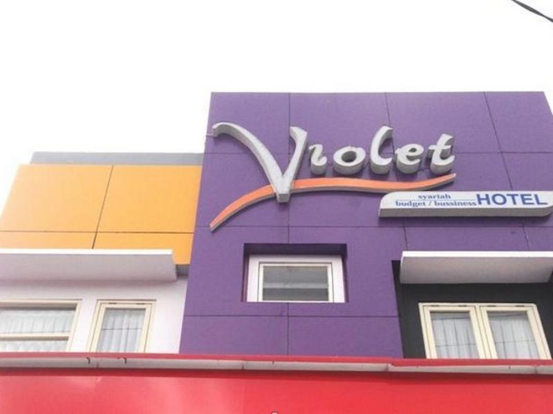 Violet Hotel Malang Exterior photo